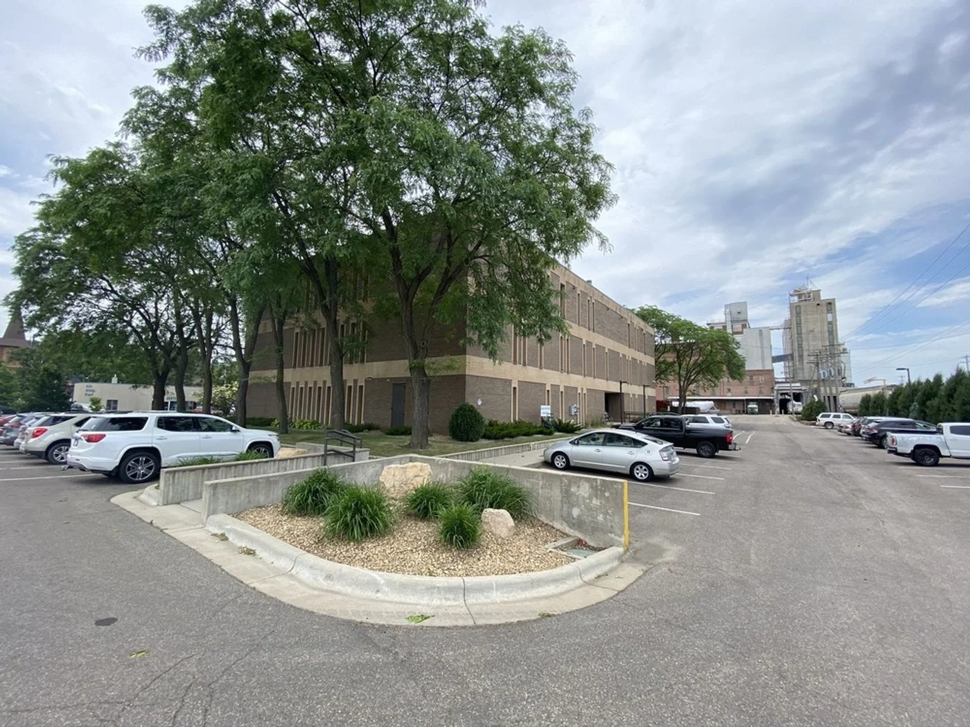 Photo-3 of 424 North Riverfront Drive, Mankato, MN 56001