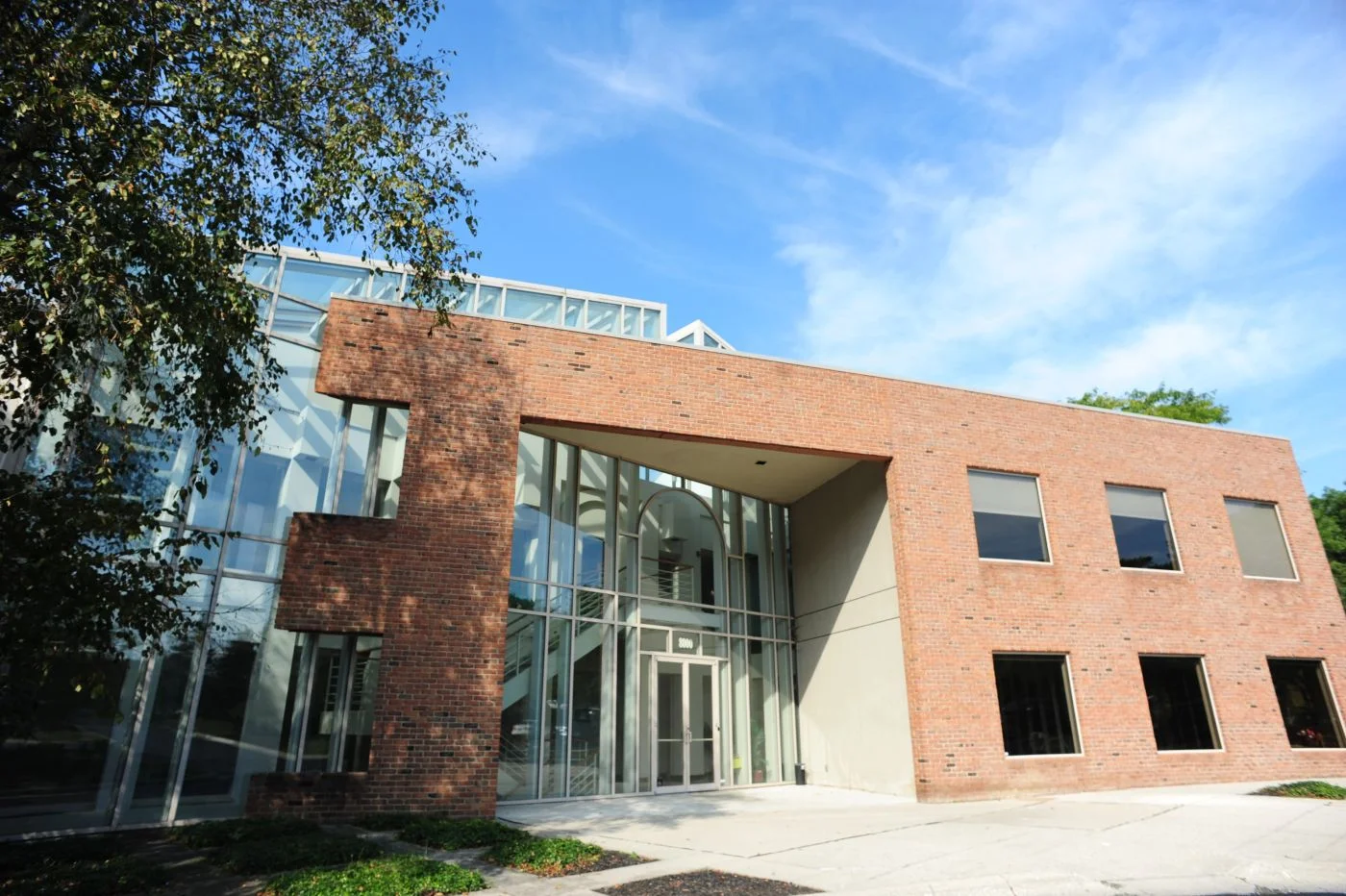 Photo 1 of 8000 Ravines Edge Ct, Columbus, OH 43235