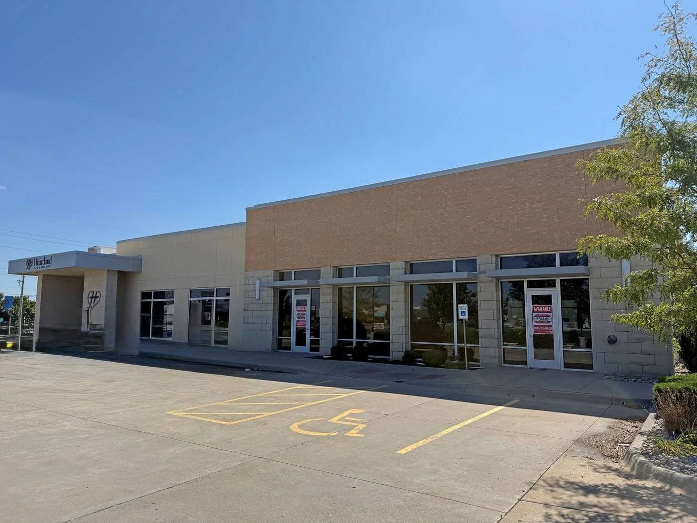 Photo 1 of 1719 E Cambridge St, Derby, KS 67037