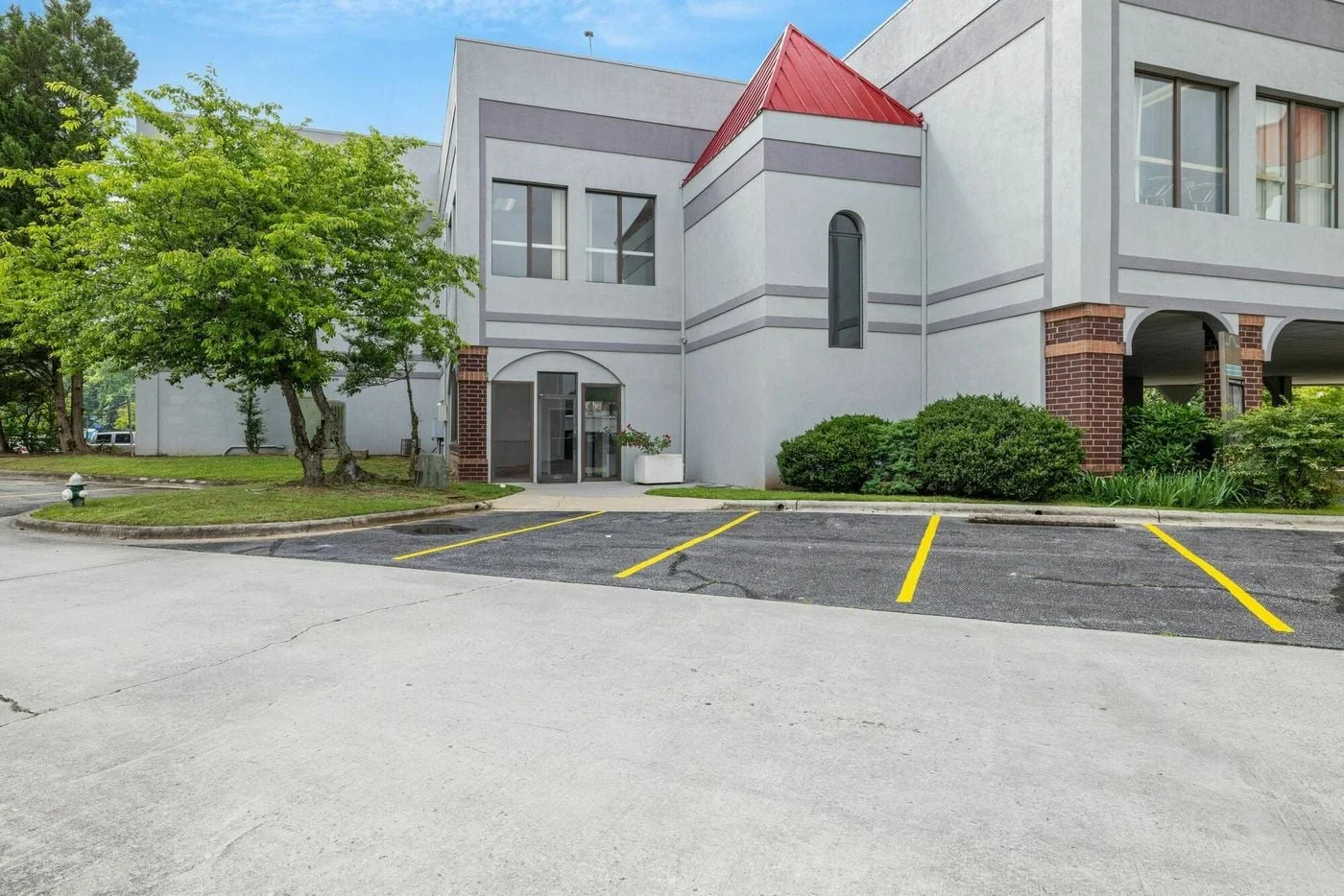 Photo 3 of 3800 S Holden Road, Greensboro, NC 27406