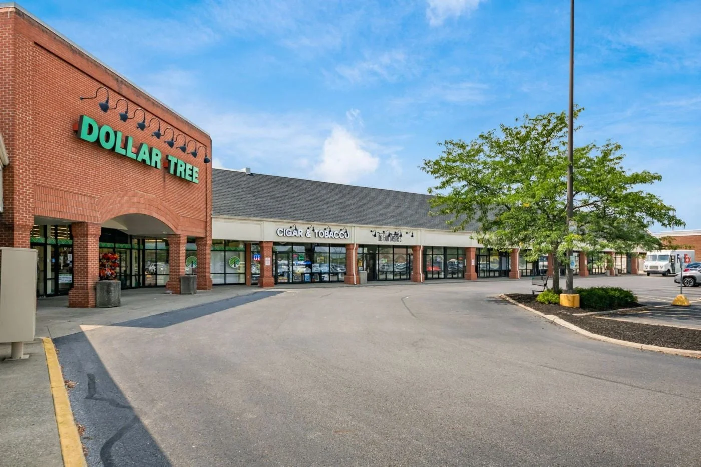 Photo 2 of 733 W Coshocton St, Johnstown, OH 43031