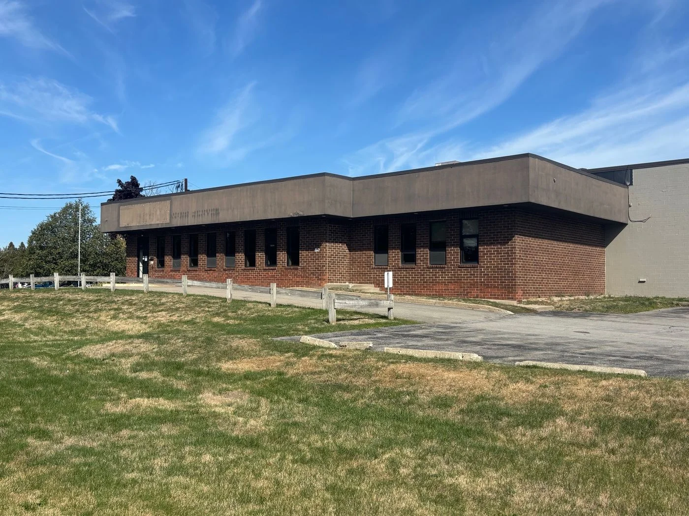 Photo 2 of 80 Lawrence Bell Dr, Buffalo, NY 14221