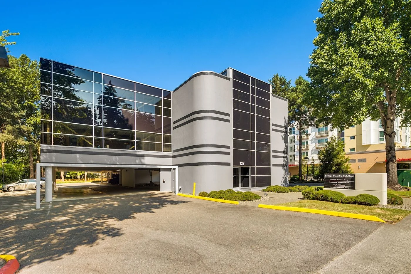 Photo 3 of 127 Bellevue Way SE, Bellevue, WA, 98004