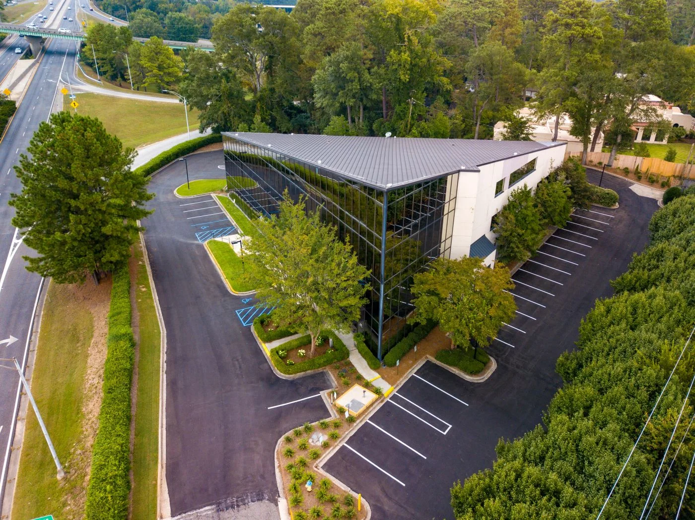 Photo 2 of 2700 Rogers Dr, Birmingham, AL 35209