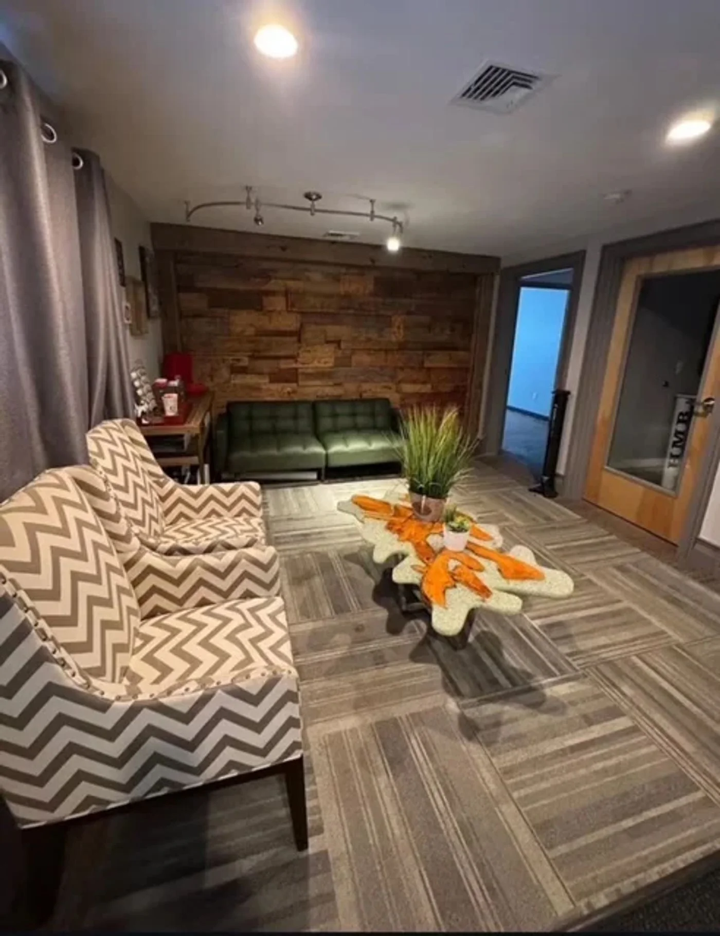 Photo 2 of 1135 Washington St, Holliston, MA 01746