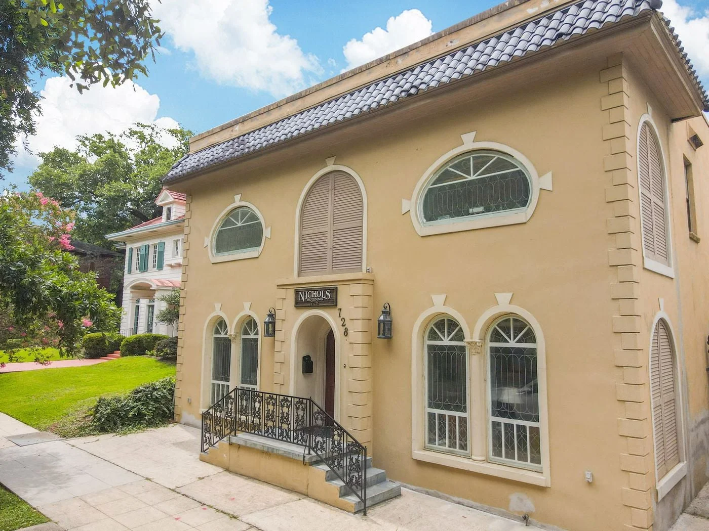 Photo 1 of 728 North Blvd, Baton Rouge, LA 70802