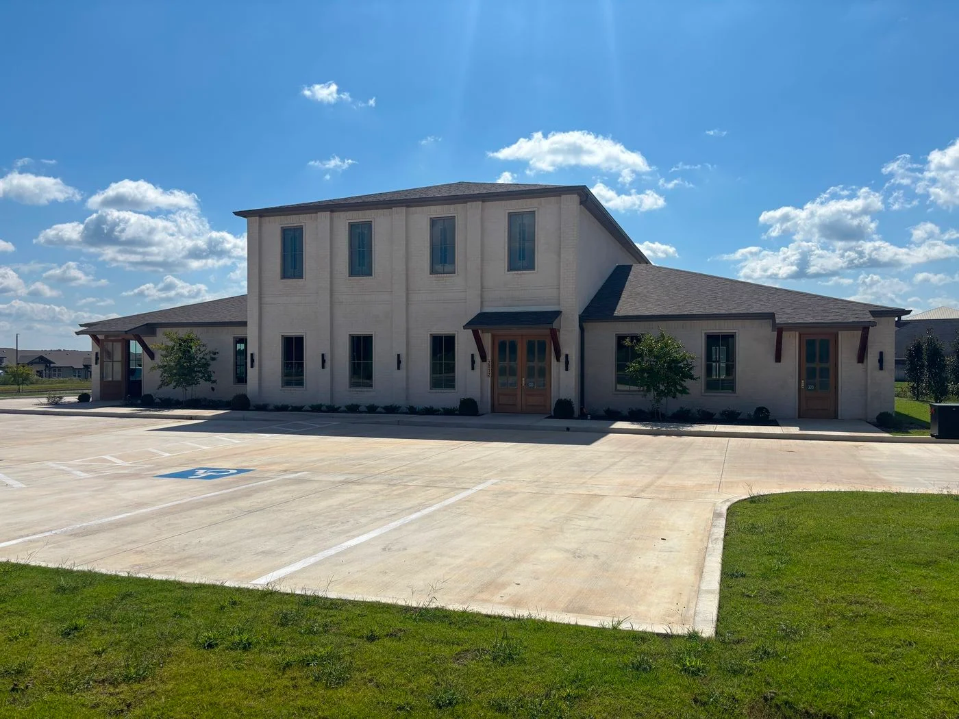 Photo 2 of 2012 W Cumberland Rd, Tyler, TX 75703