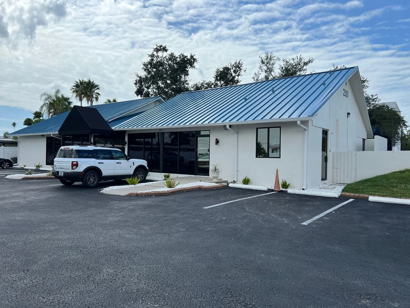 Photo-2 of 2501 S Tamiami Trl, Sarasota, FL 34239