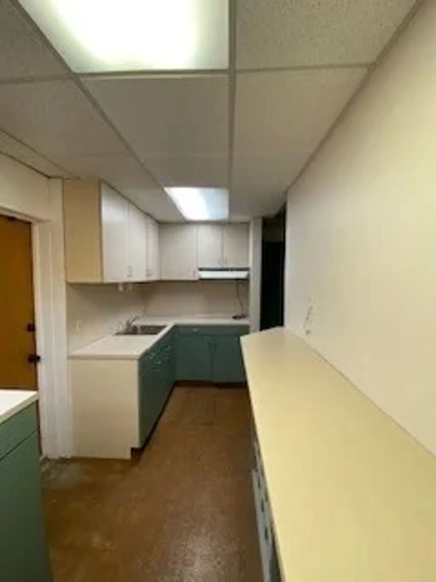 Photo 3 of 21634 Marine View Dr S, Des Moines, WA 98198