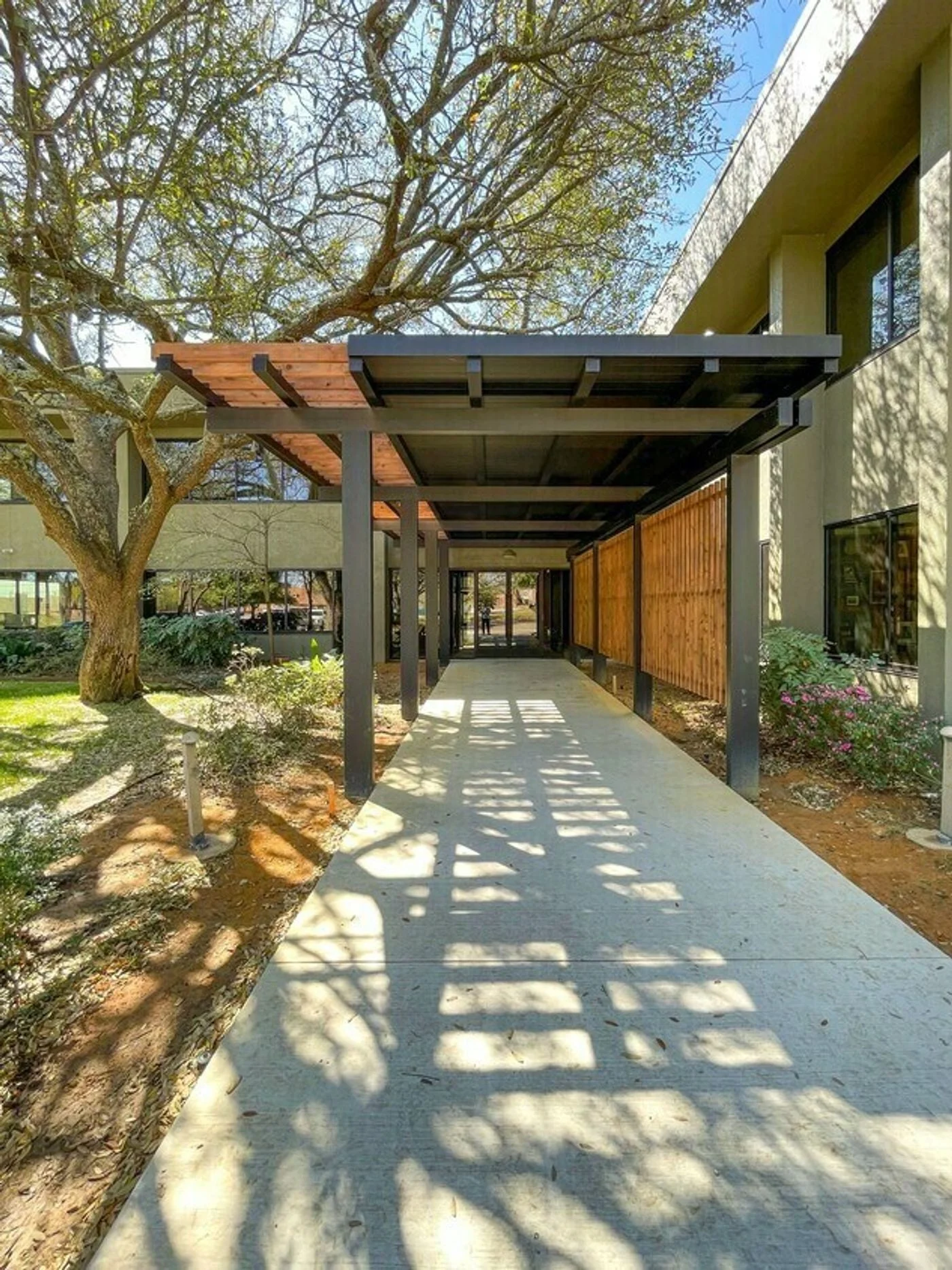 Photo 1 of 3901 MANHATTAN DR, TYLER, TX 75701