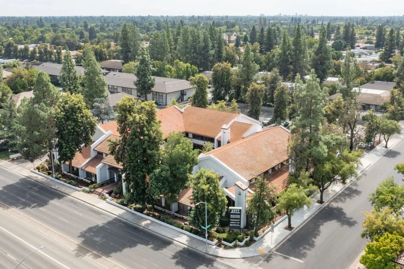 Photo 2 of 2377 W Shaw Ave, Fresno, CA 93711