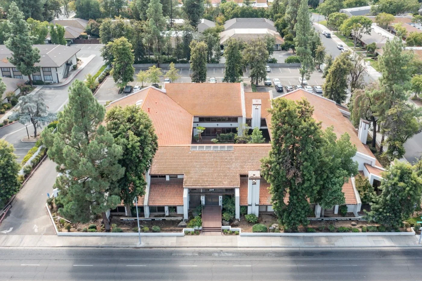 Photo 3 of 2377 W Shaw Ave, Fresno, CA 93711