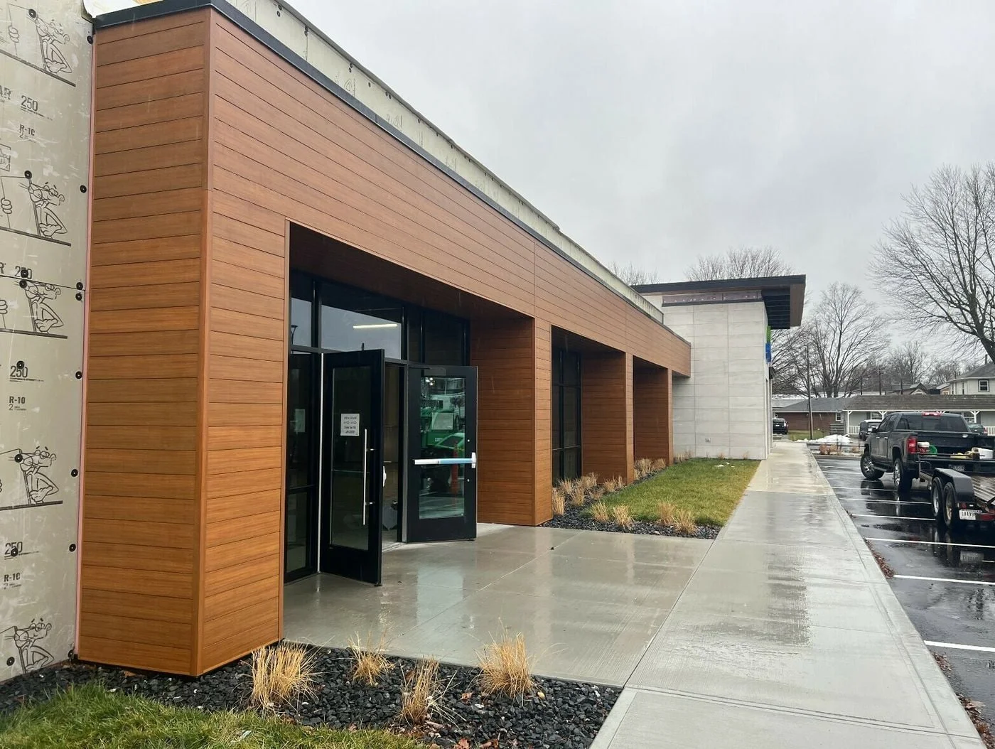 Photo 2 of 129 S Pendleton Ave, Pendleton, IN 46064