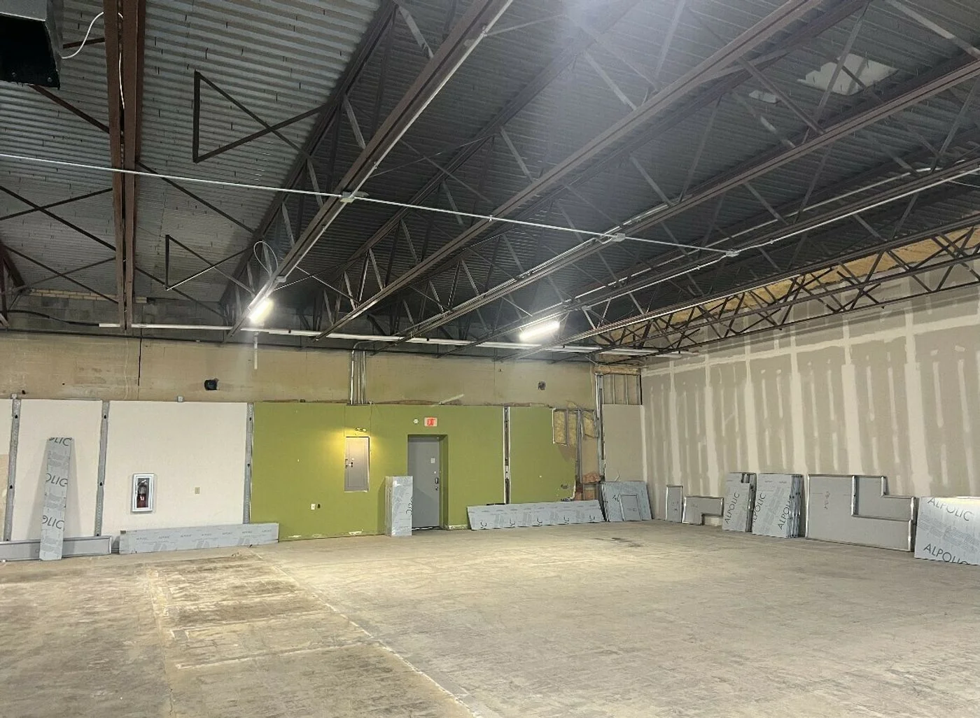 Photo 3 of 129 S Pendleton Ave, Pendleton, IN 46064