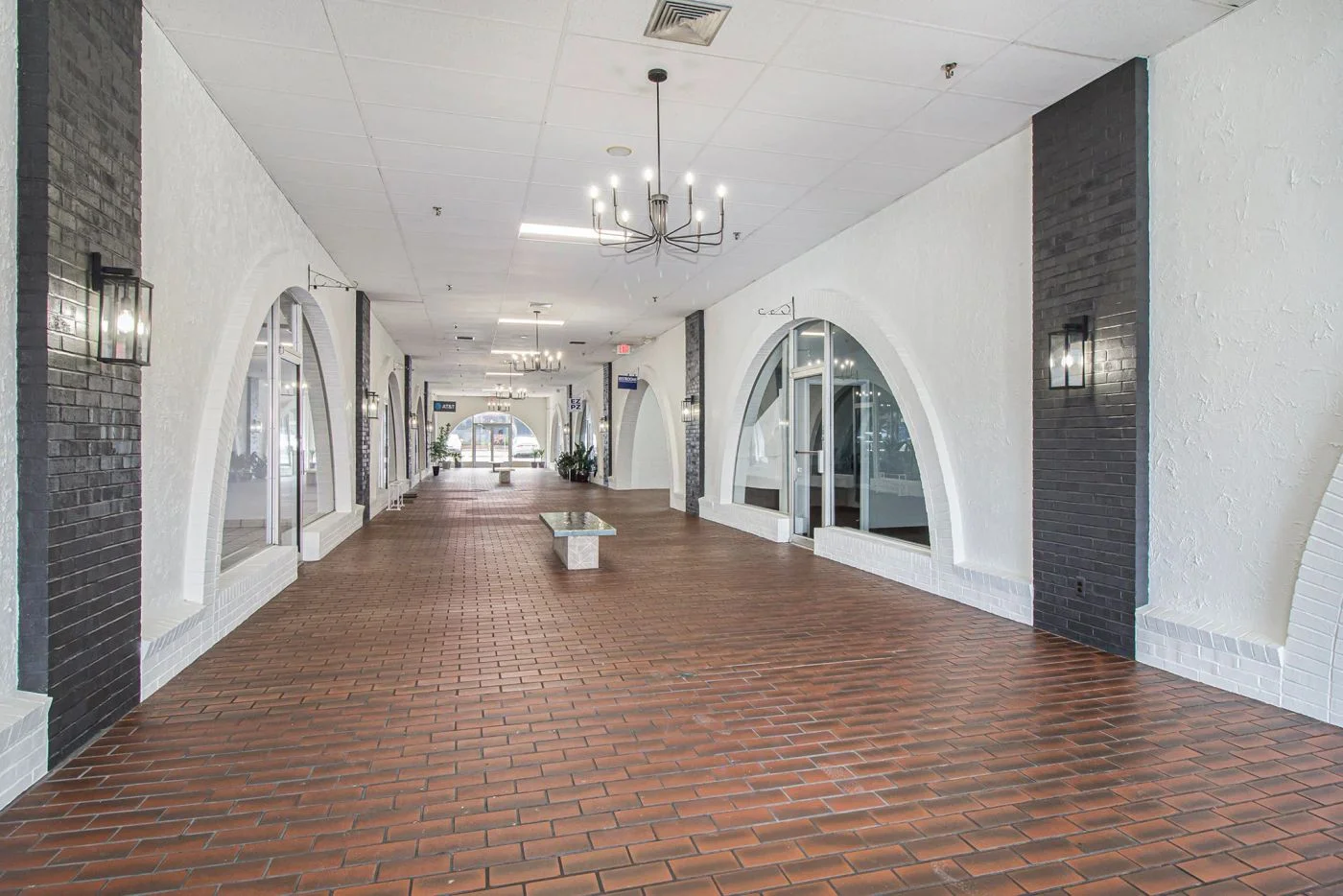 Photo 2 of 1800 W 14 Mile Rd, Royal Oak, MI 48073