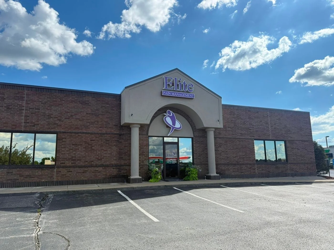 Photo 2 of 1230 E. Kingsley, Springfield, MO 65804