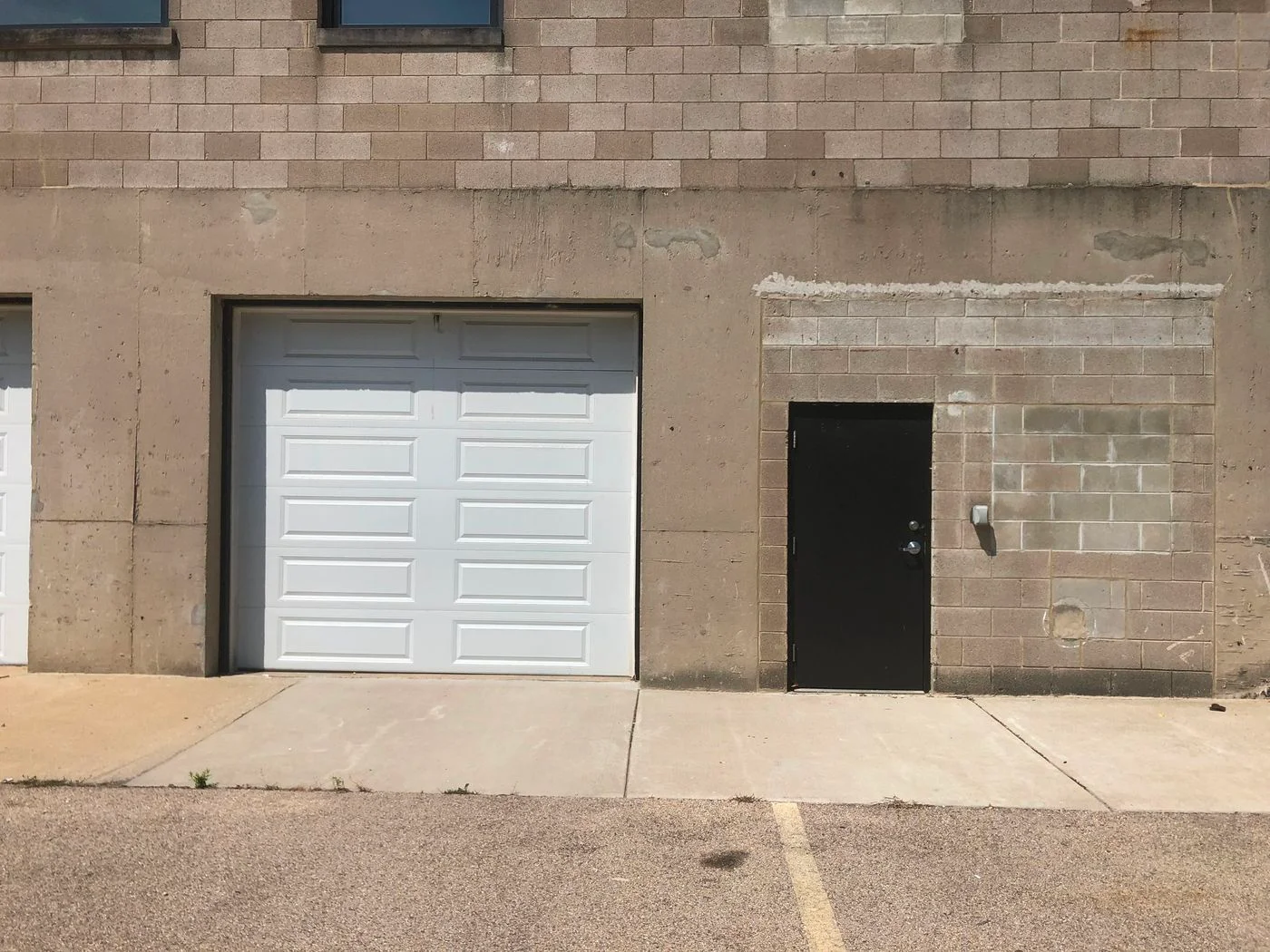 Photo 3 of 845 N Lake St, Aurora, IL 60506