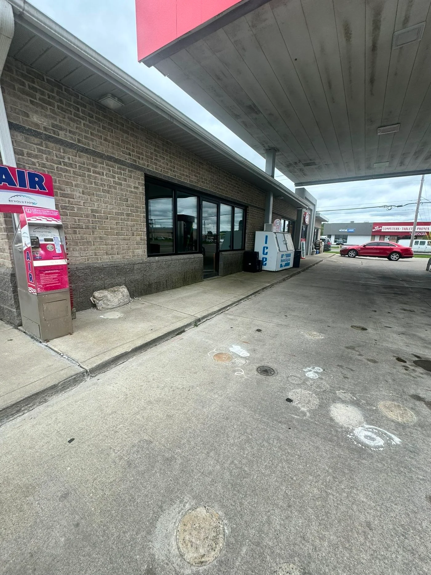 Photo 2 of 1702 W Laskey Rd, Toledo, OH 43613