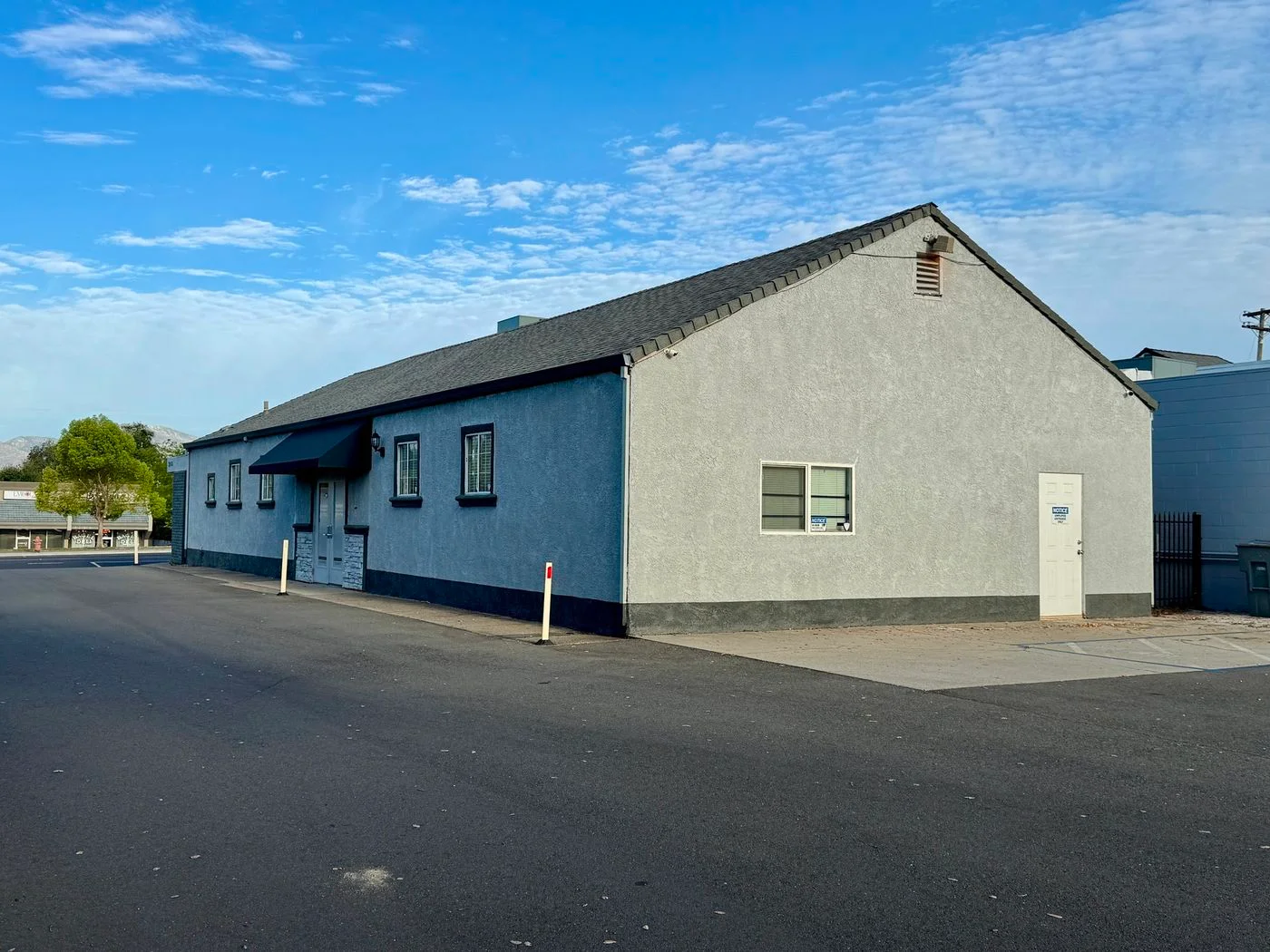 Photo 2 of 2665 Bechelli Ln, Redding, CA 96002