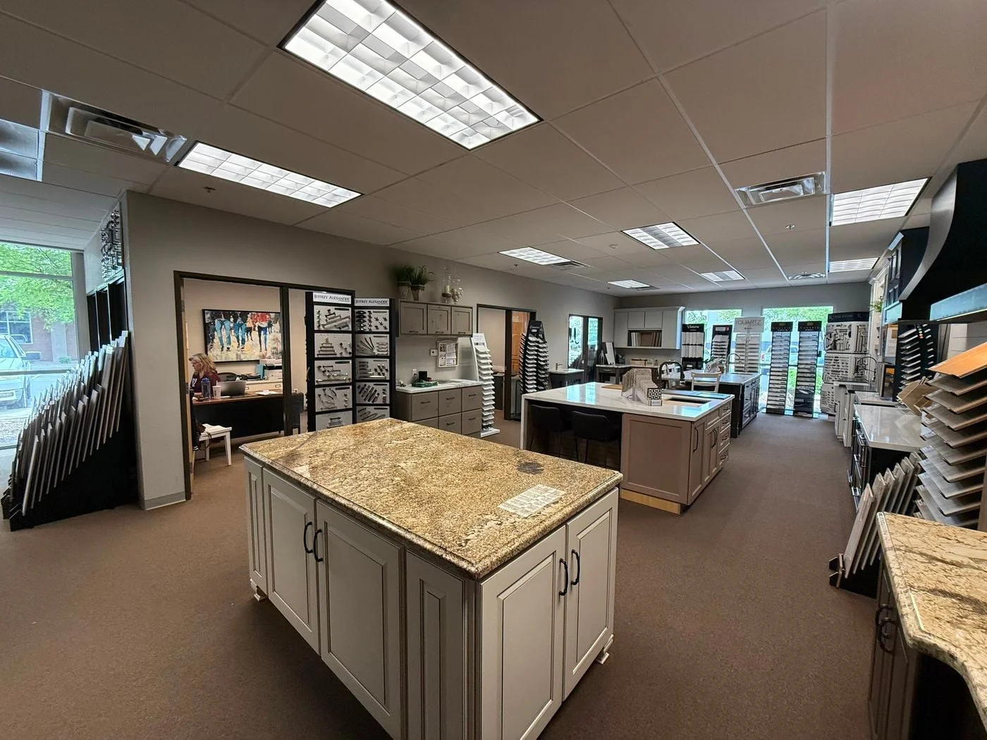 Photo 2 of 2045 S Vineyard, Bldg 3, Ste 140, Mesa, AZ 85210