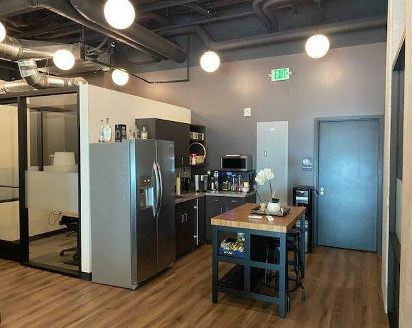 Photo 3 of 135 Northwest 9th Avenue, Portland, OR 97209