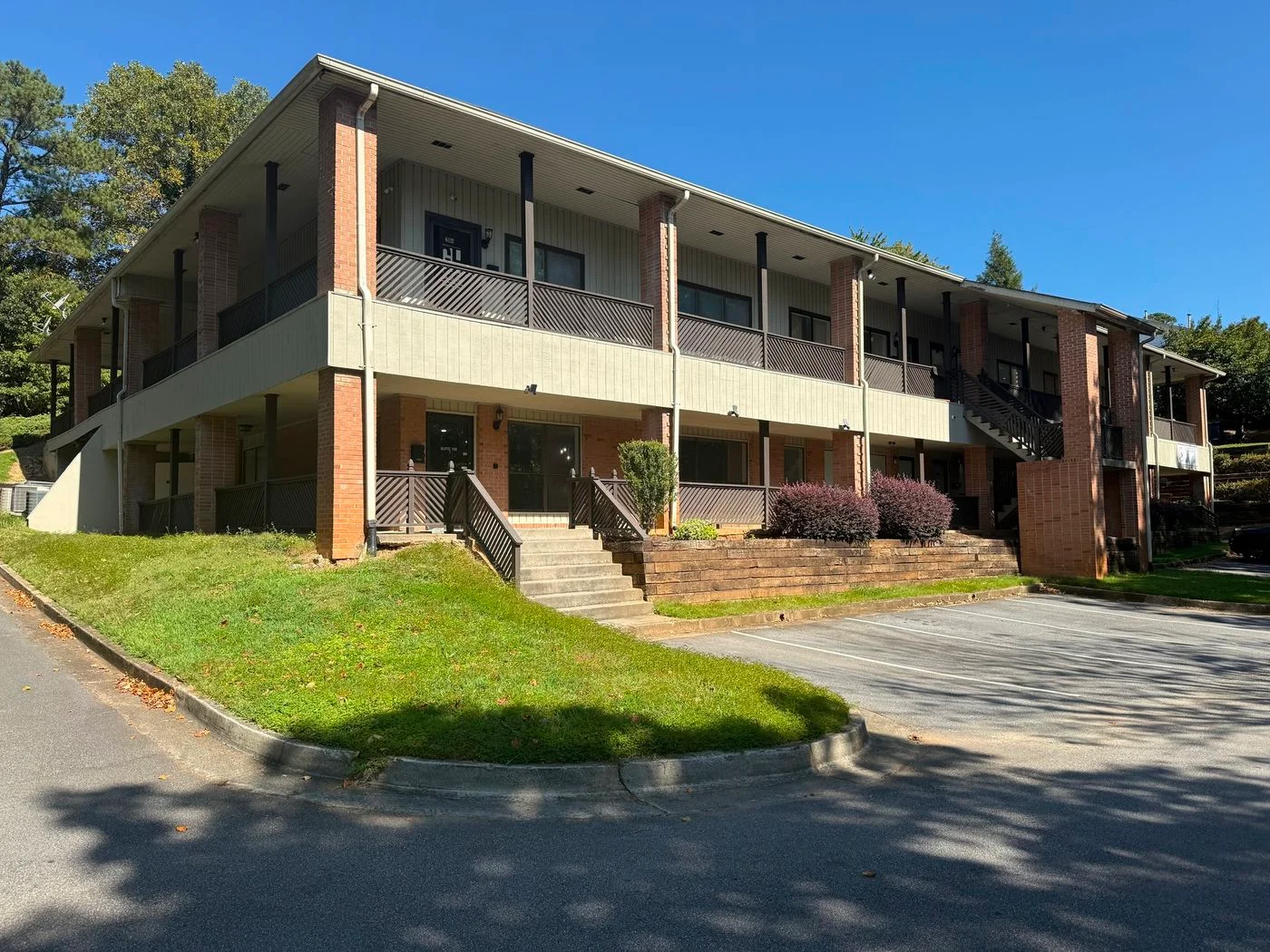 Photo 1 of 7730 Roswell Rd, Atlanta, GA 30350