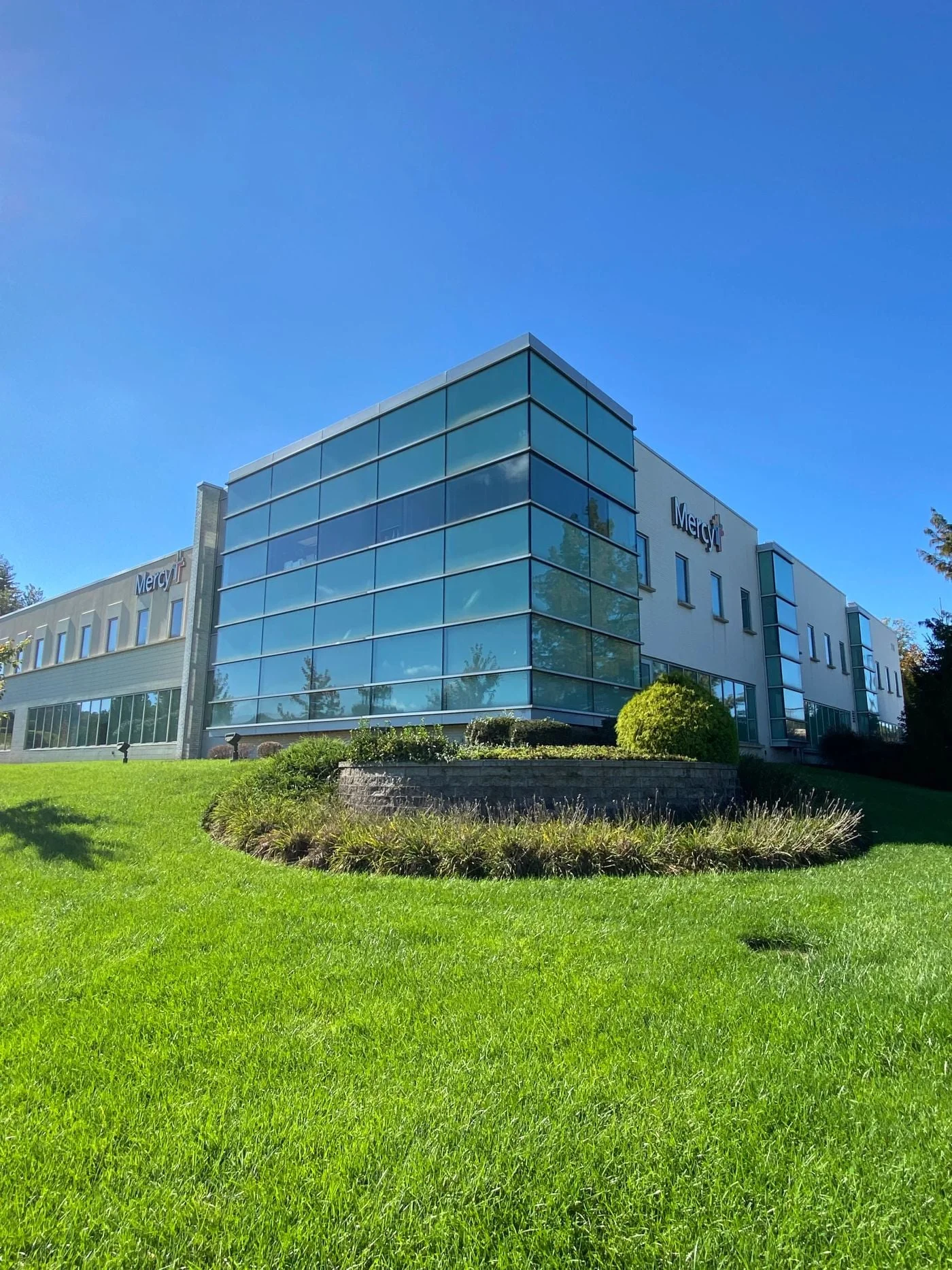 Photo 1 of 714 Gravois Rd, Fenton, MO 63026