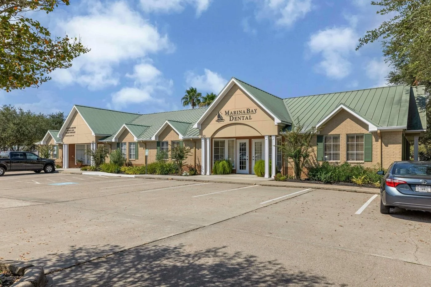 Photo-1 of 201 Enterprise Ave, League City, TX 77573