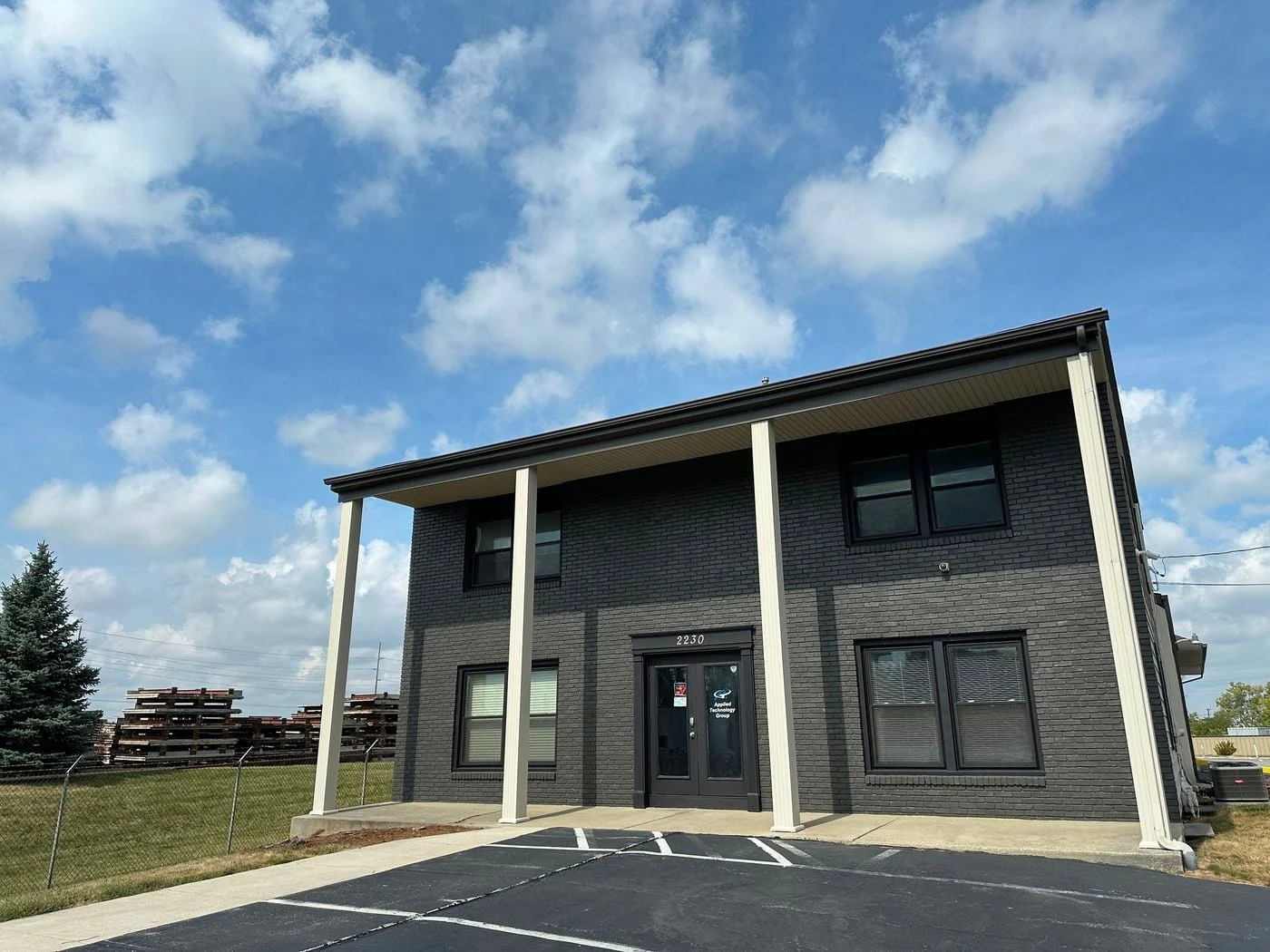 Photo 2 of 2230 W Coliseum Blvd, Fort Wayne, IN 46808