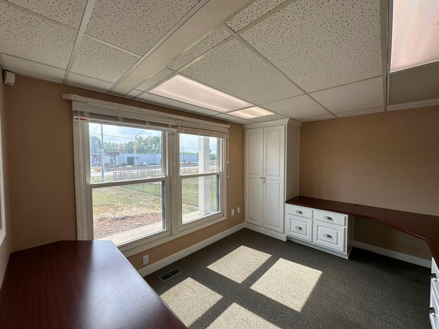 Photo 3 of 2230 W Coliseum Blvd, Fort Wayne, IN 46808