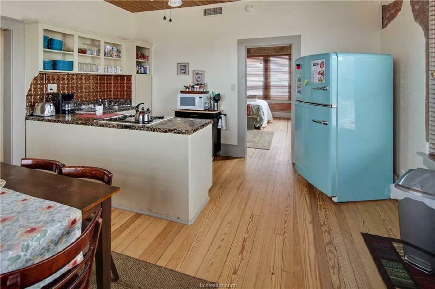 Photo 3 of 211 West William Joel Bryan Parkway, Bryan, TX 77803