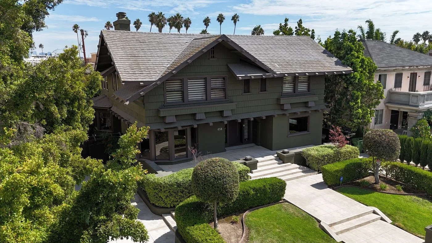 Photo 2 of 658 S Bronson Ave, Los Angeles, CA 90005