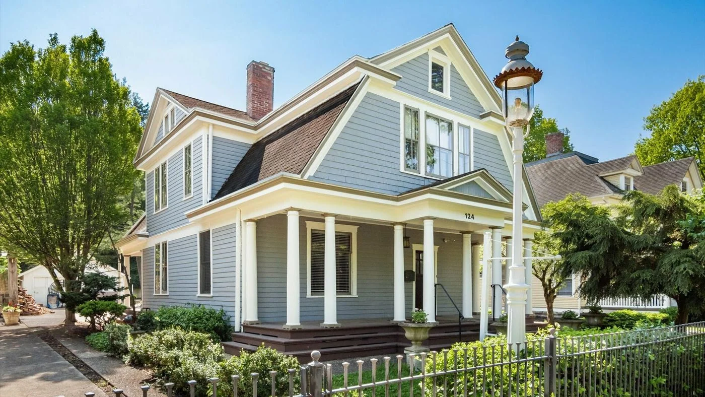 Photo 1 of 124 S Pearl St, Granville, OH 43023