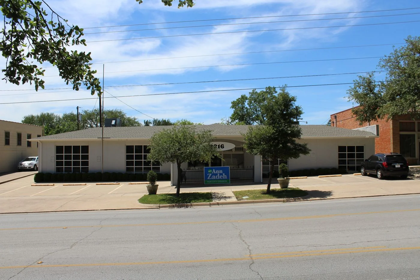 Photo-1 of 2216 Forest Park Blvd, Fort Worth, TX 76110