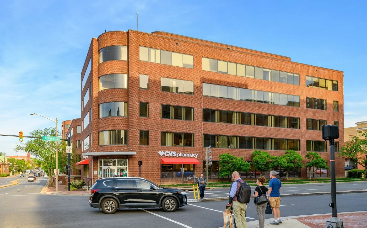 Photo 2 of 1680 Duke St, Alexandria, VA 22314