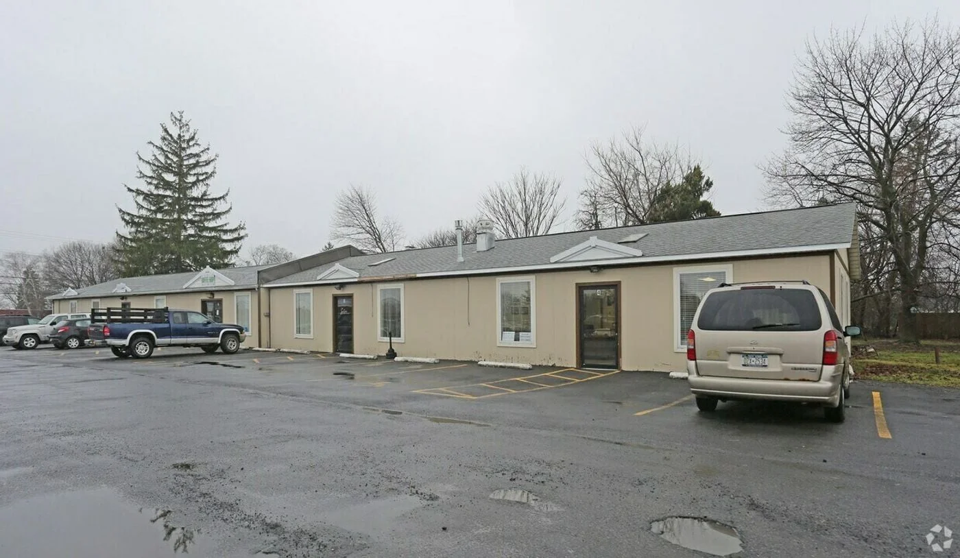 Photo 1 of 634 Old Liverpool Rd, Liverpool, NY 13088