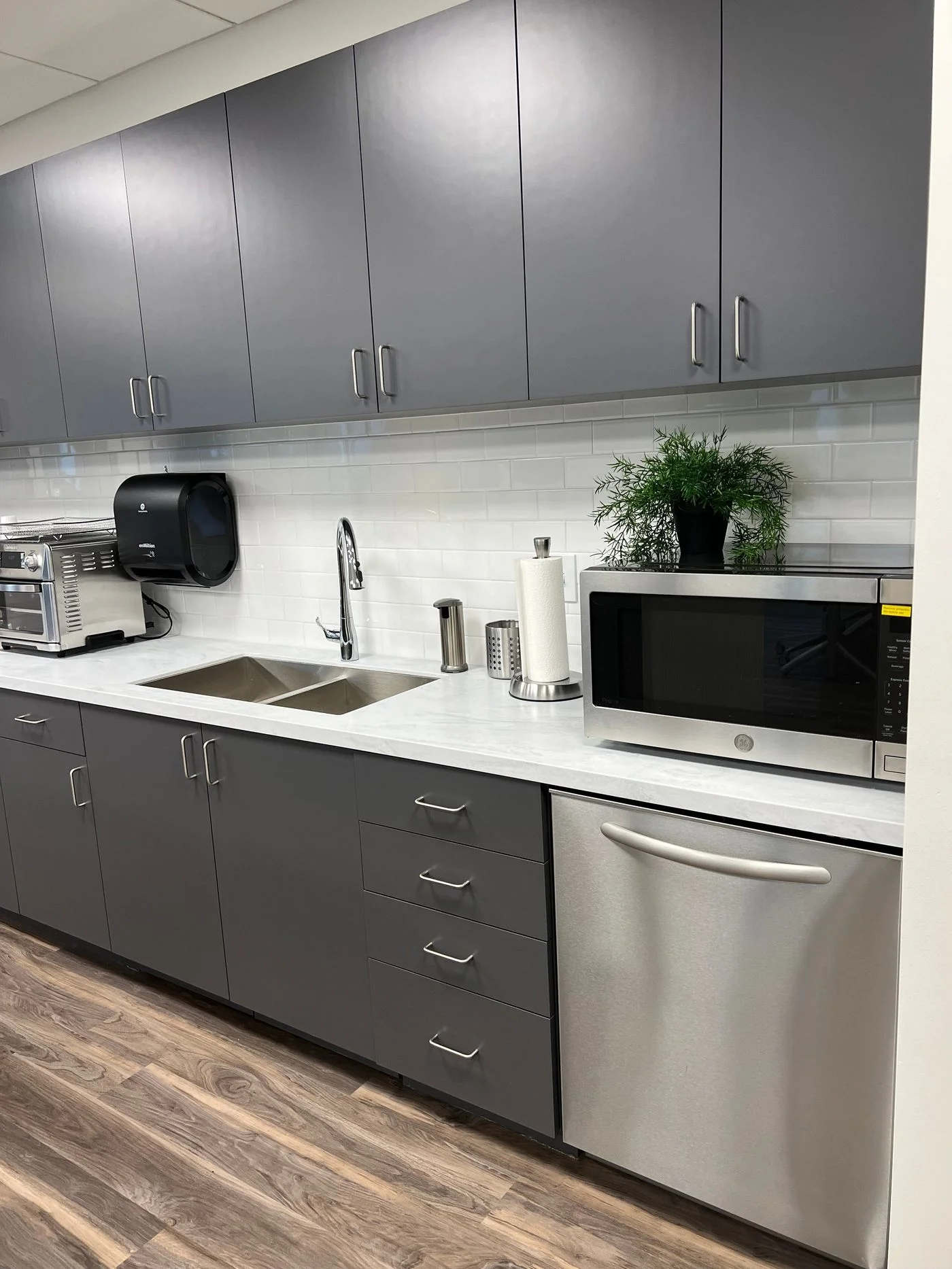 Photo 2 of 100 Matawan Road, Matawan, NJ 07747