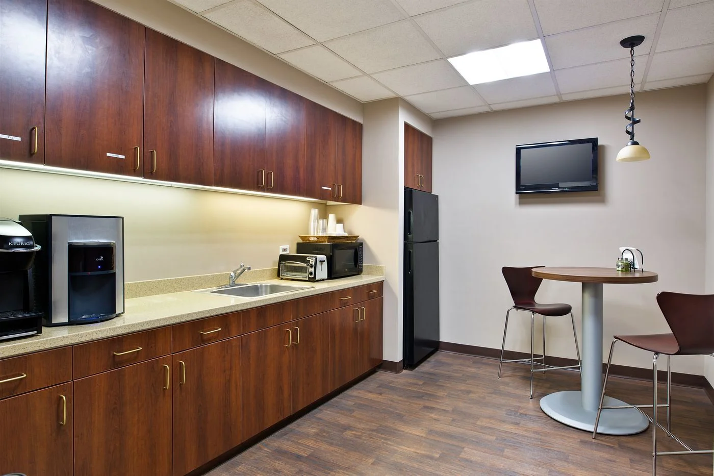 Photo 2 of 2 Overhill Road, Scarsdale, NY 10583