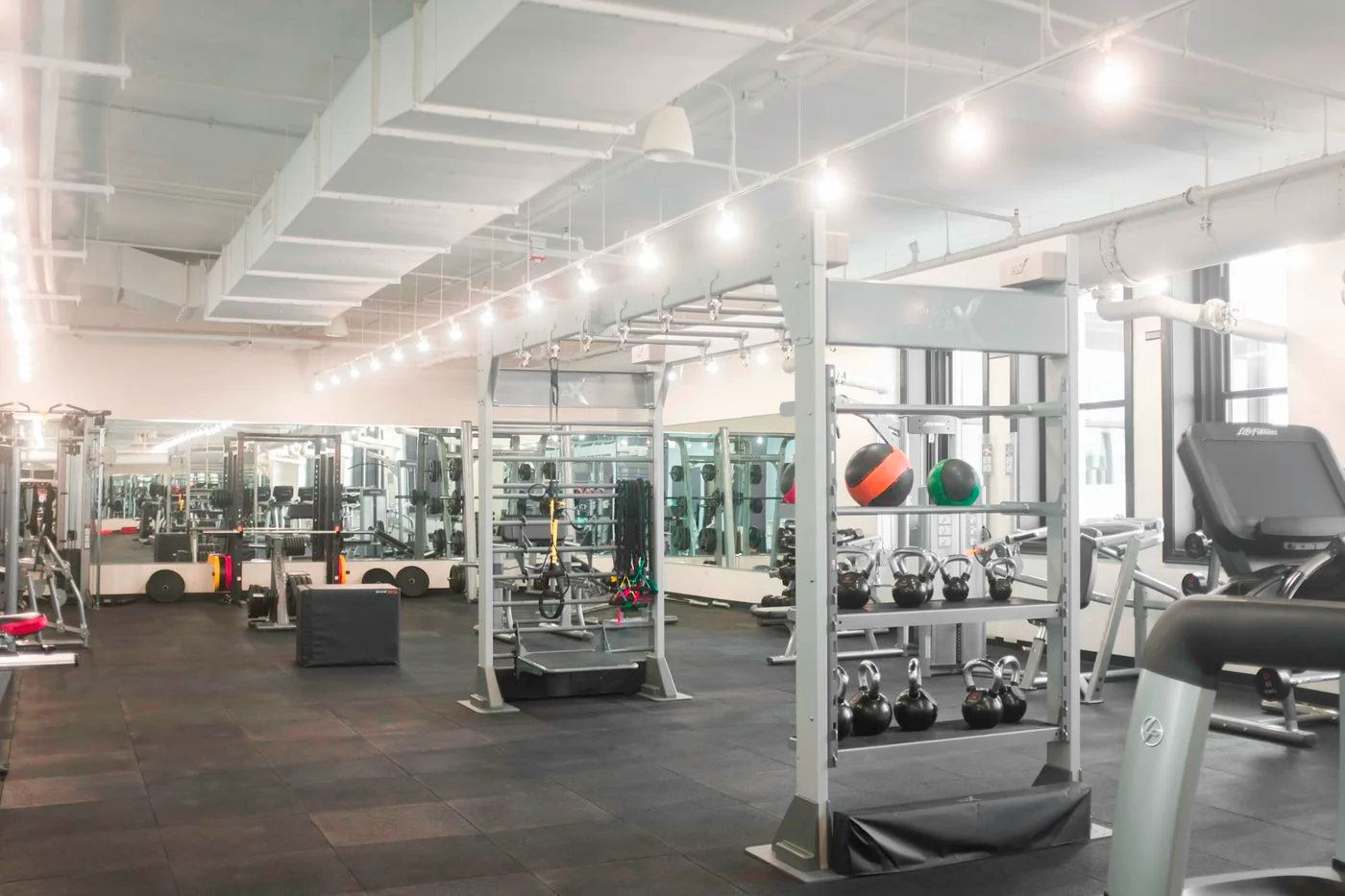 Photo 2 of 125 South Clark Street The National, Chicago, IL 60603