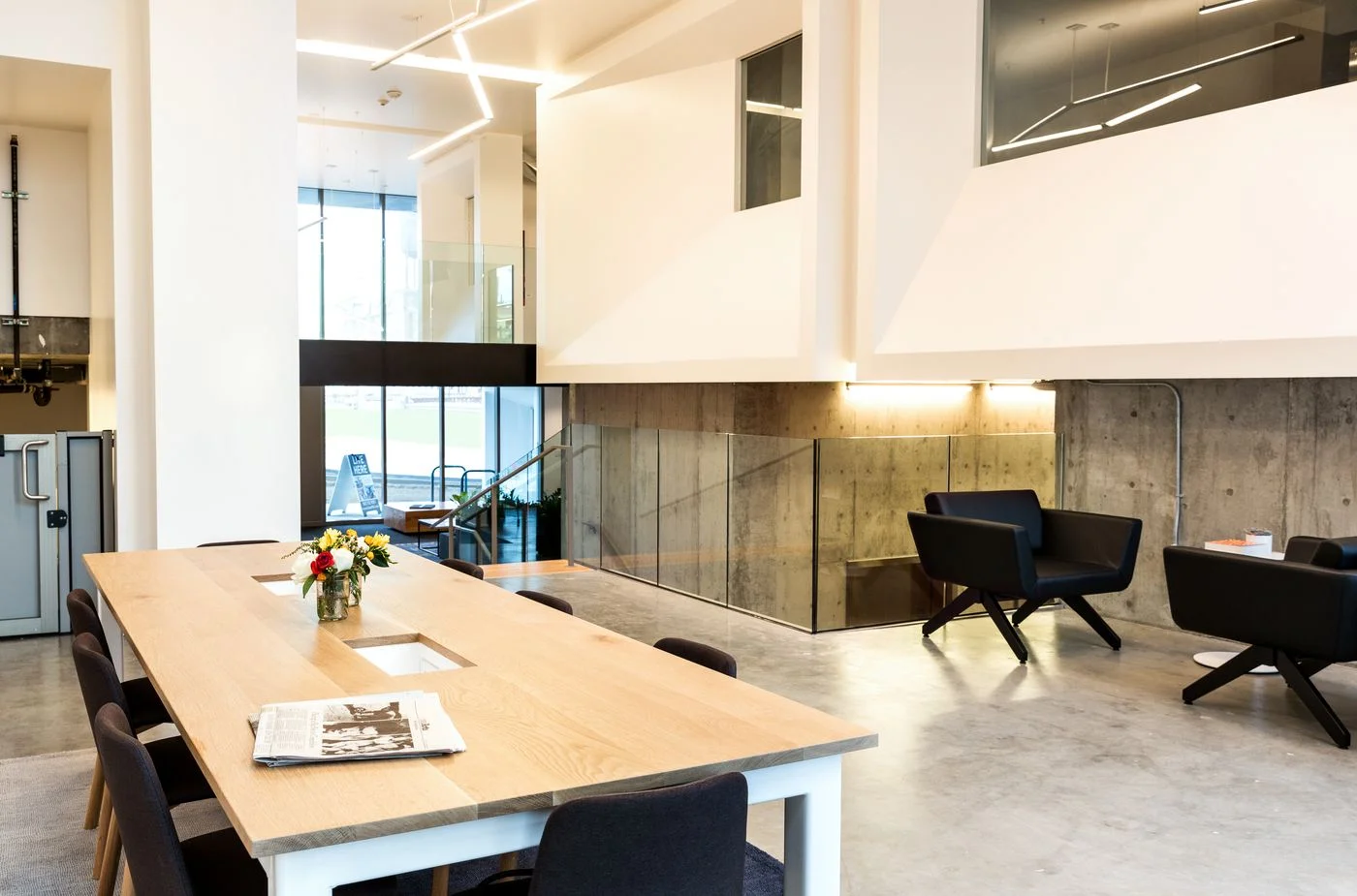 Photo 2 of 329 NE Couch Street, Portland, OR 97232