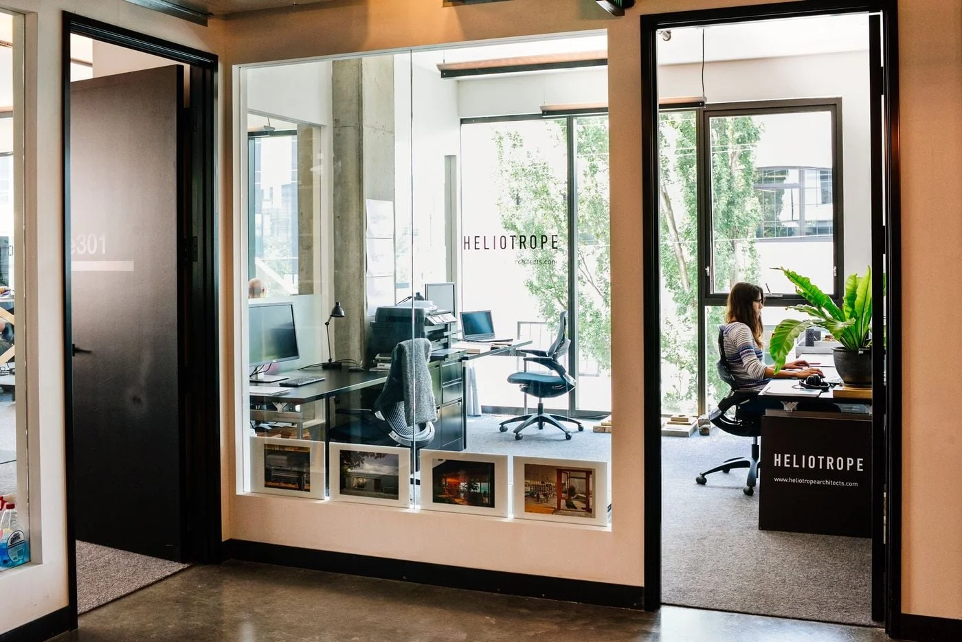 Photo 3 of 329 NE Couch Street, Portland, OR 97232