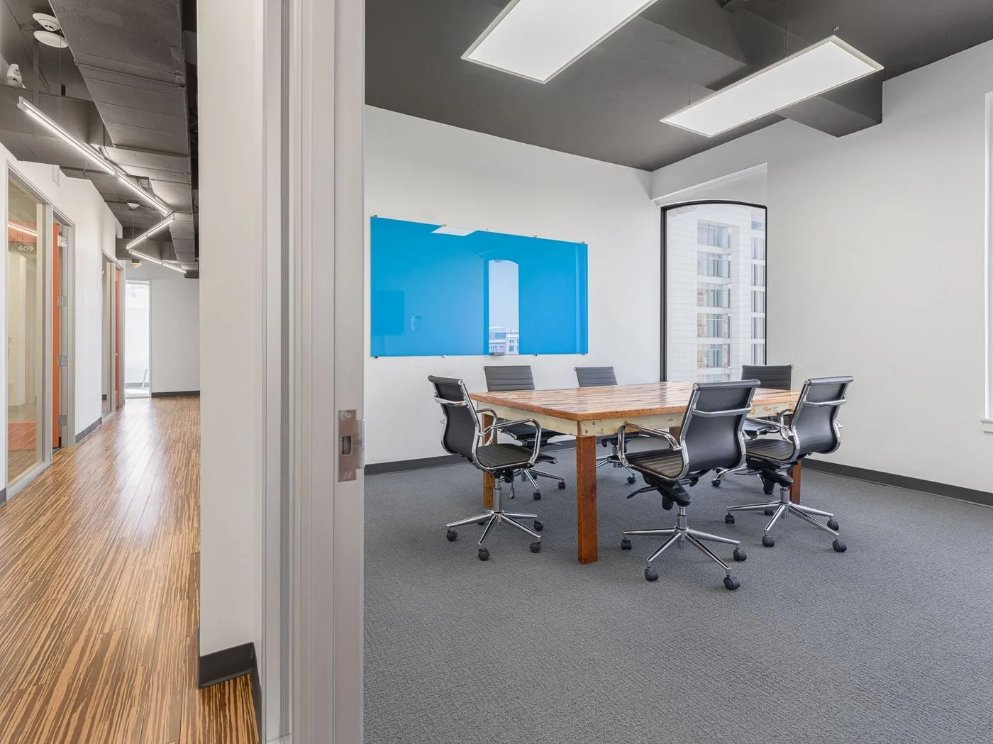 Photo 3 of 701 Commerce Street, Dallas, TX 75202