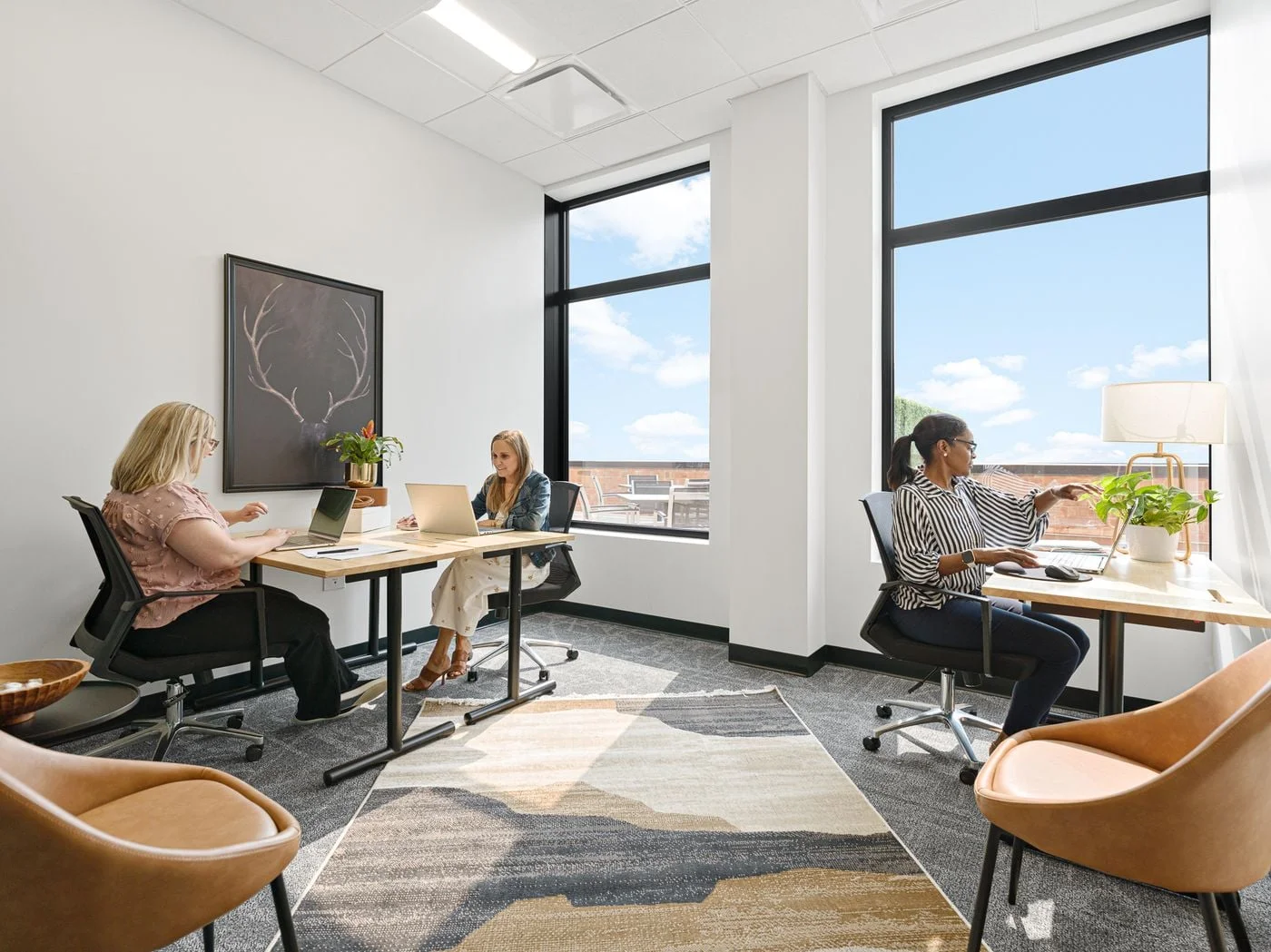 Photo 1 of 3838 N Ravenswood Ave, Chicago, IL 60613