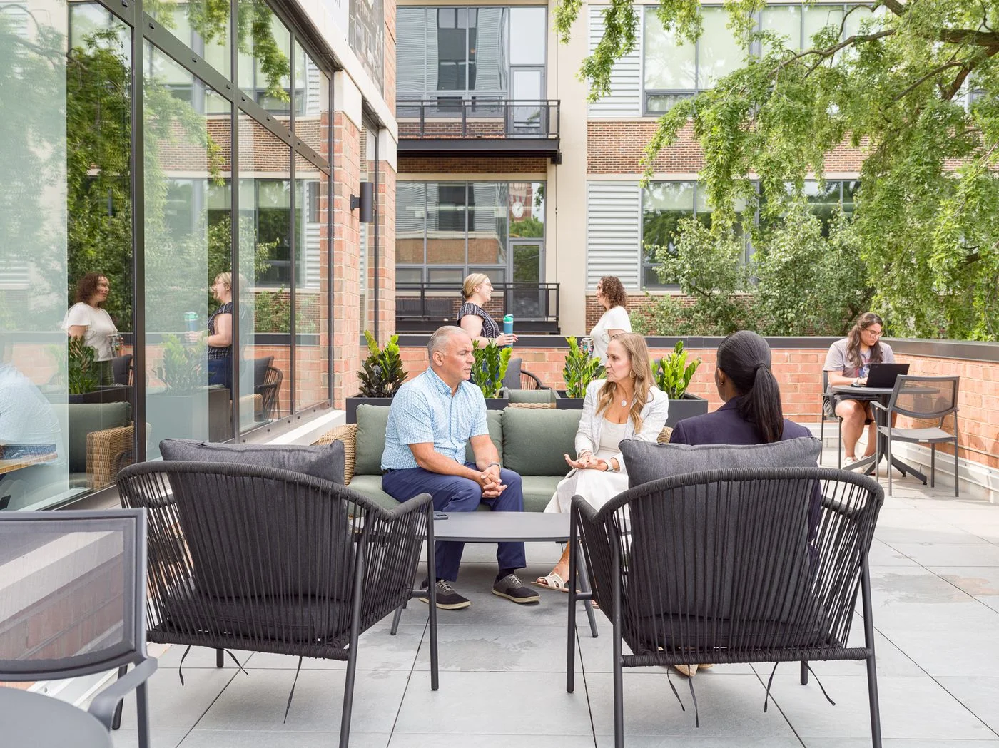 Photo 3 of 3838 N Ravenswood Ave, Chicago, IL 60613