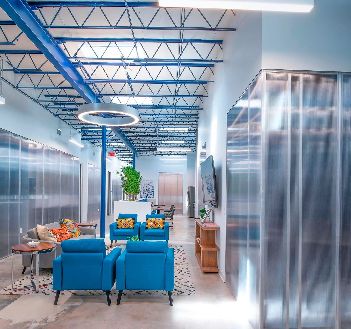 Photo 3 of 8215 Long Point Road, Houston, TX 77055