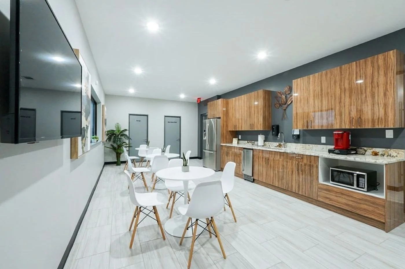 Photo 2 of 404 Airport Freeway Suite 100, Bedford, TX 76022