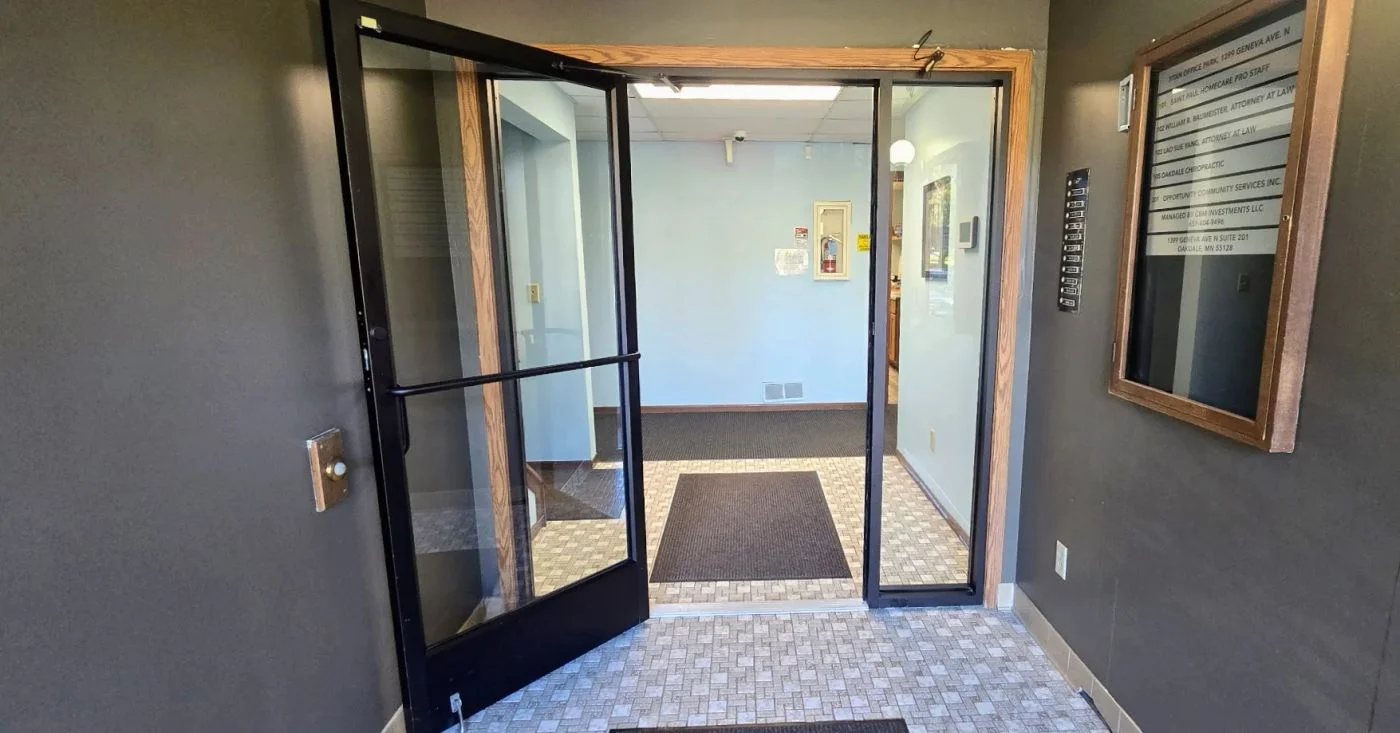 Photo 3 of 1399 Geneva Ave N, Saint Paul, MN 55128