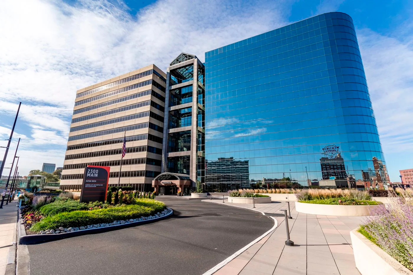 Photo-3 of 2300 Main Street Two Pershing Square, Kansas City, KS 64108