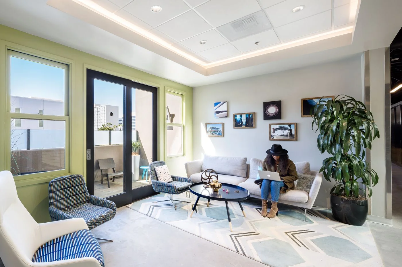 Photo 2 of 730 Arizona Avenue, Santa Monica, CA 90401