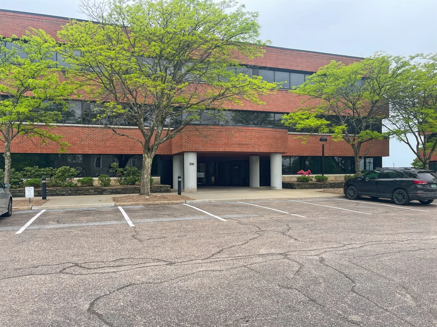 Photo 2 of 300 Interstate Corporate Ctr, Williston, ND 05495